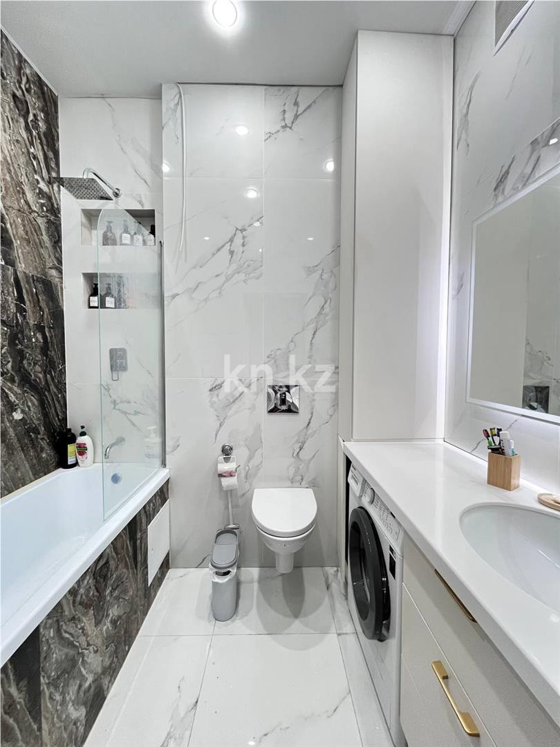 Продажа 4-комнатной квартиры, 94 м², ул. Муканова в Караганде - фото 29