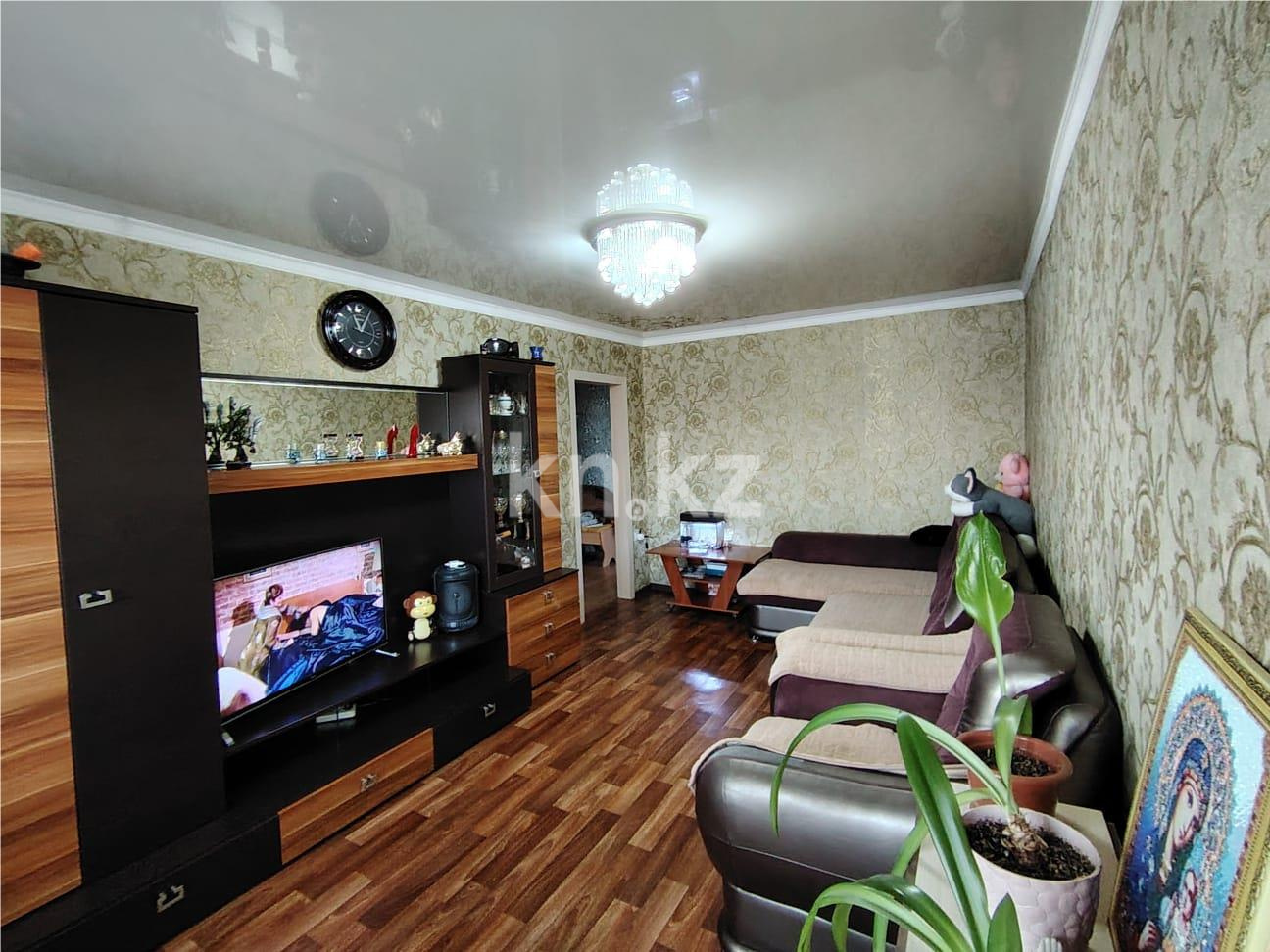 Продажа 3-комнатной квартиры, 62 м², мкр-н 22 в Караганде - фото 3