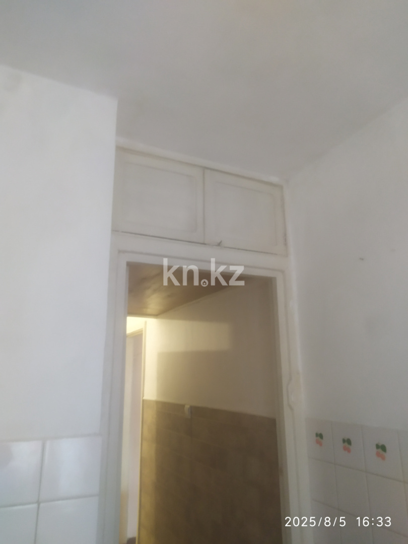 Аренда 3-комнатной квартиры, 58 м², 3 мкр., дом  47 - пр. Улугбека в Алматы - фото 8