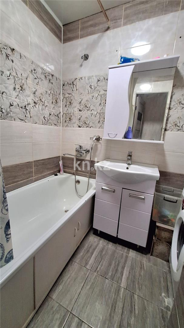 Продажа 4-комнатной квартиры, 61 м², 16 мкр. в Караганде - фото 10