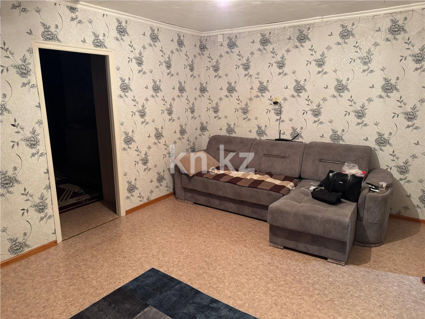 Продажа 4-комнатной квартиры, 61 м², мкр-н 21, дом  21 в Караганде