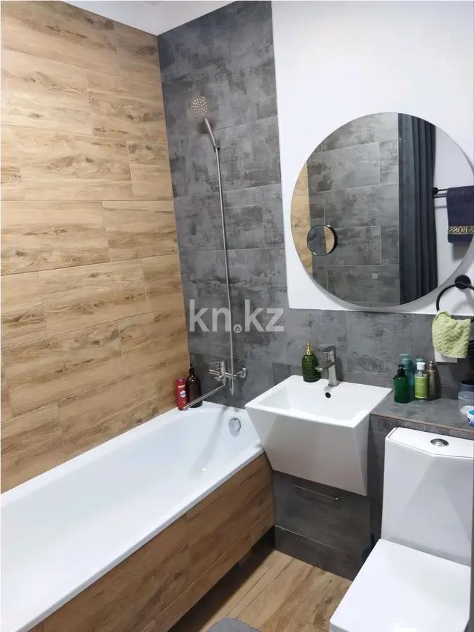 Продажа 1-комнатной квартиры, 43 м², ул. Абая, дом  6 в Караганде - фото 5