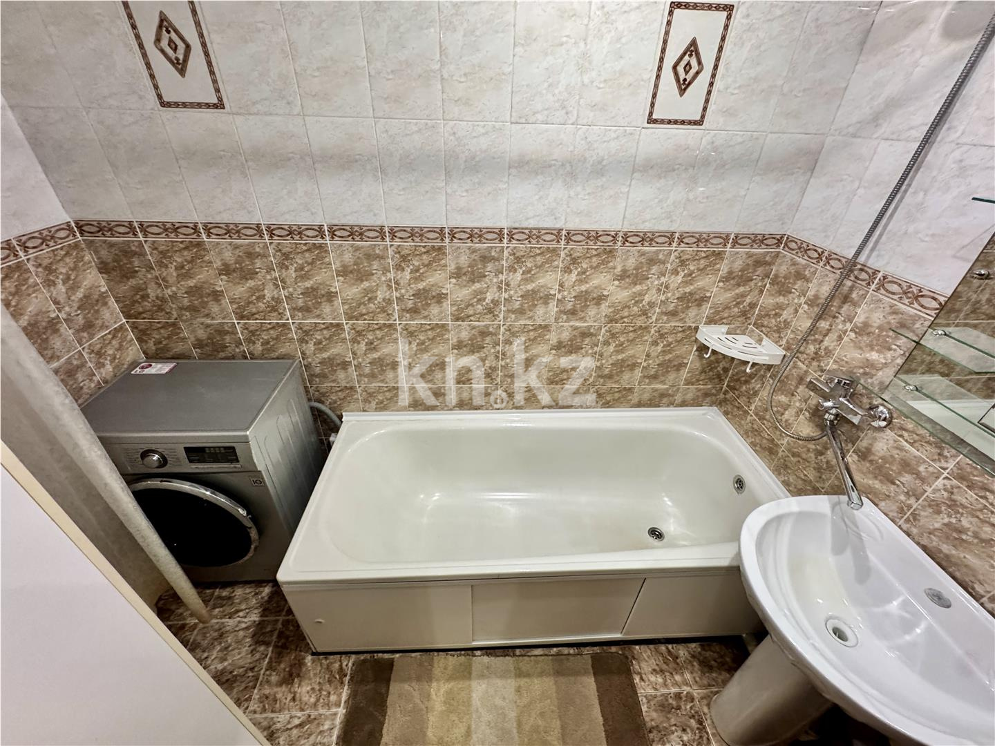 Продажа 3-комнатной квартиры, 63 м², ул. Аманжолова, дом  7 в Караганде - фото 20