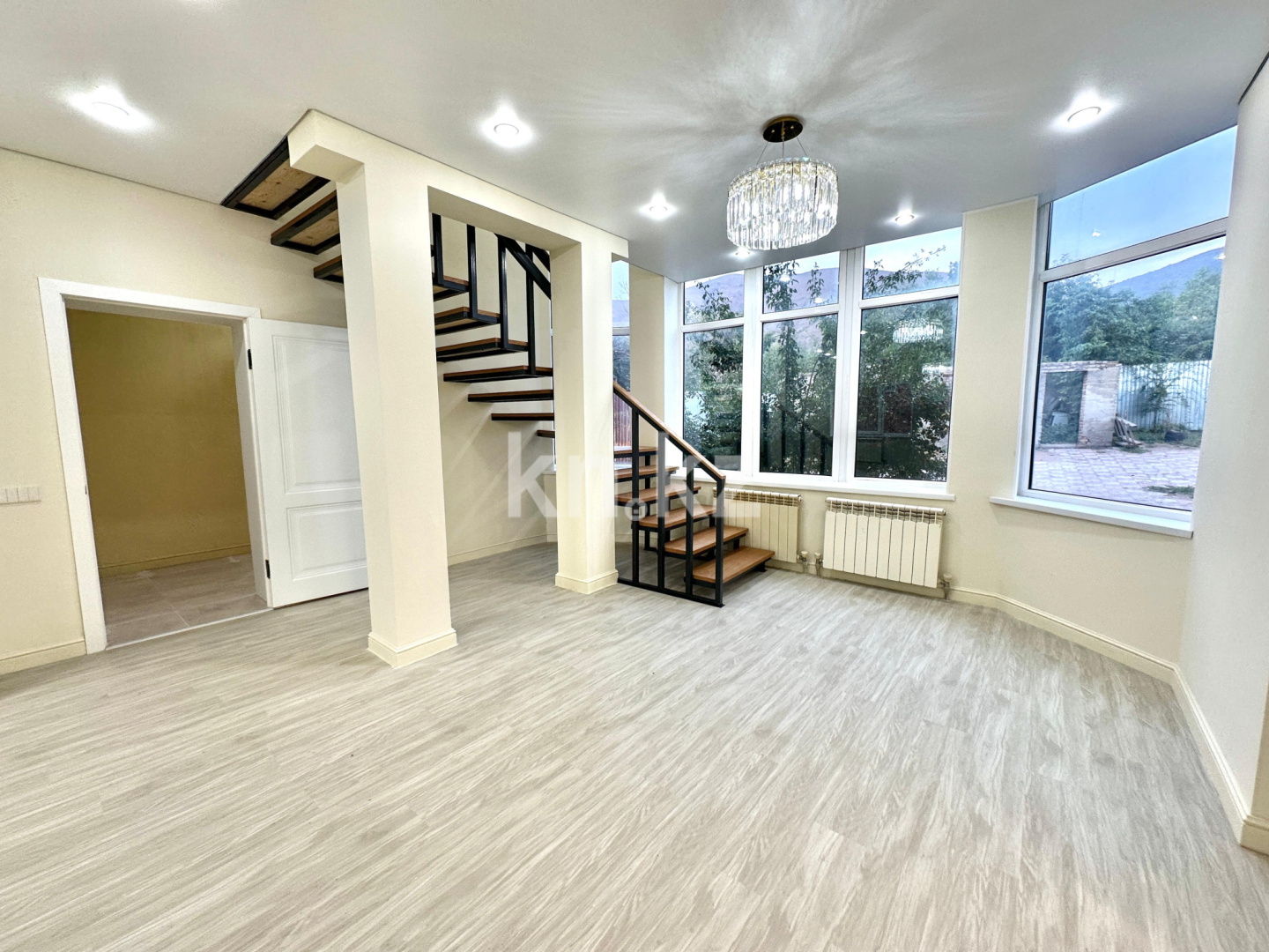 Продажа 5-комнатного дома, 190 м² в Алматы - фото 2