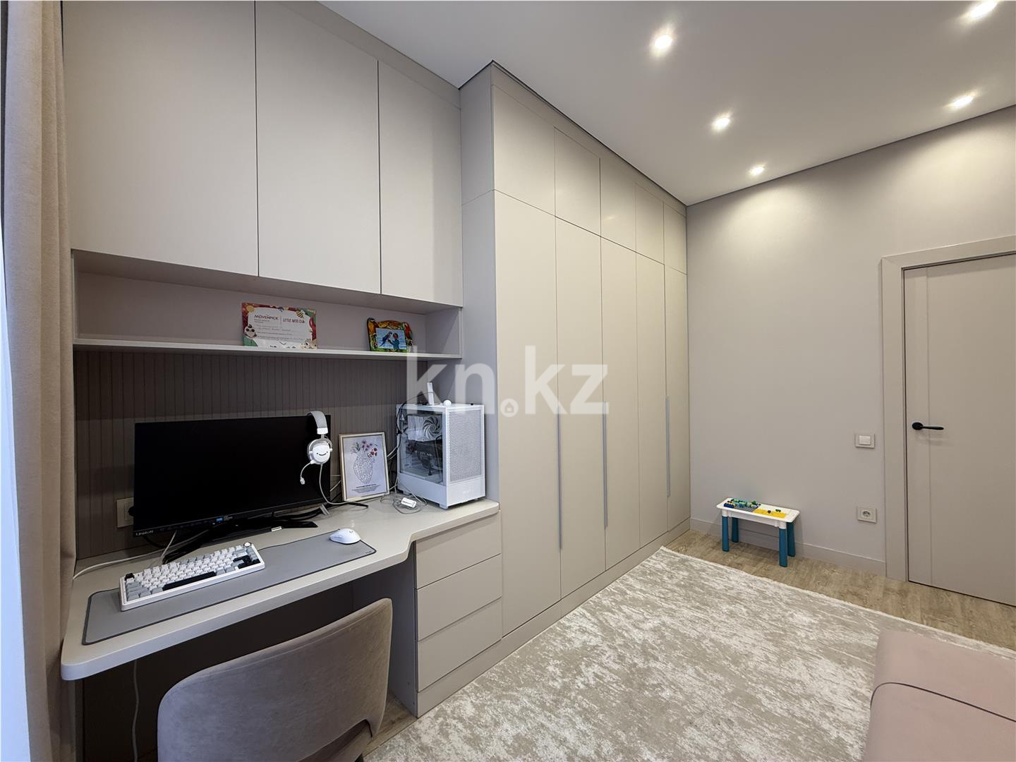 Продажа 3-комнатной квартиры, 88 м², ул. Букетова, дом  3/4 в Караганде - фото 19