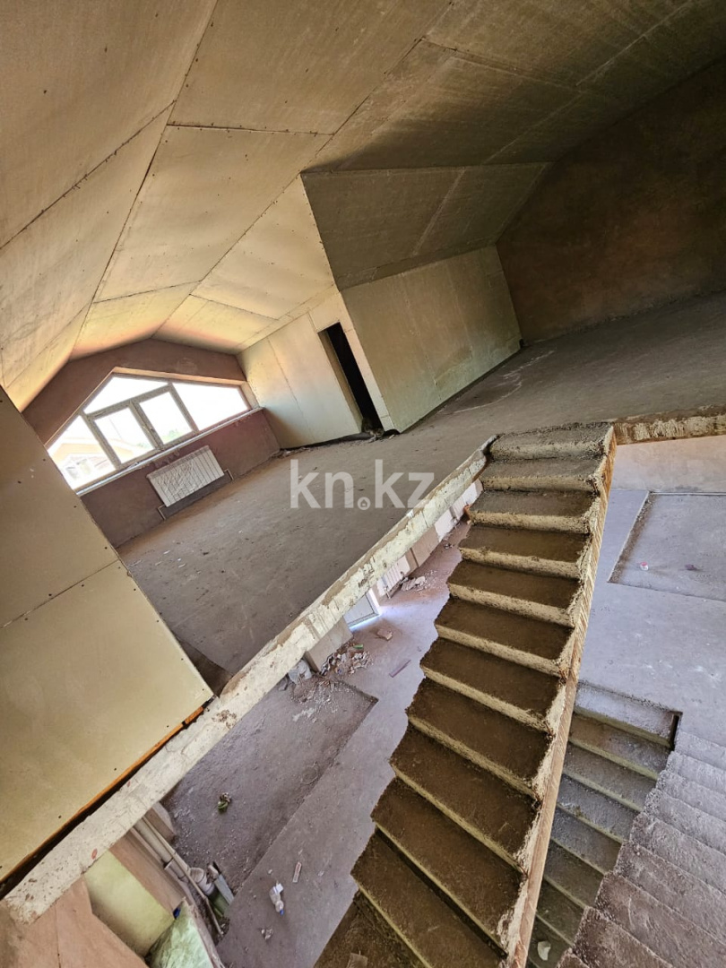 Продажа 5-комнатного дома, 345 м², ул. Айтматова в Алматы - фото 2