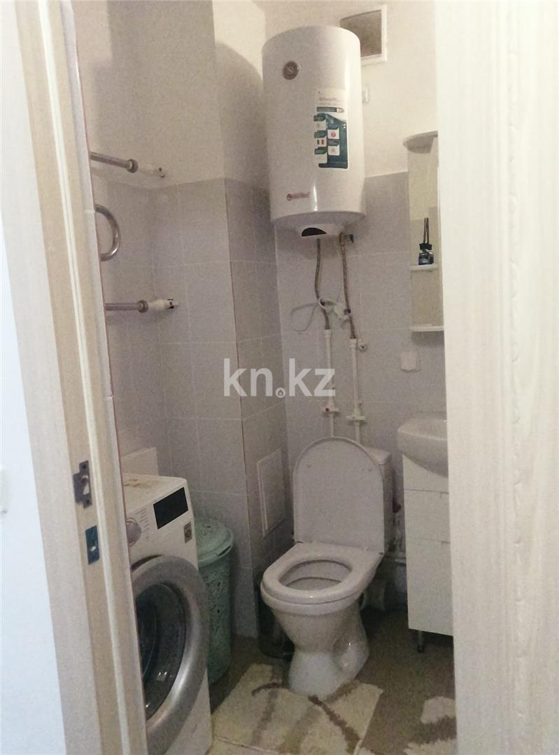 Продажа 2-комнатной квартиры, 54 м², ул. Ашимова, дом  28 в Караганде - фото 12