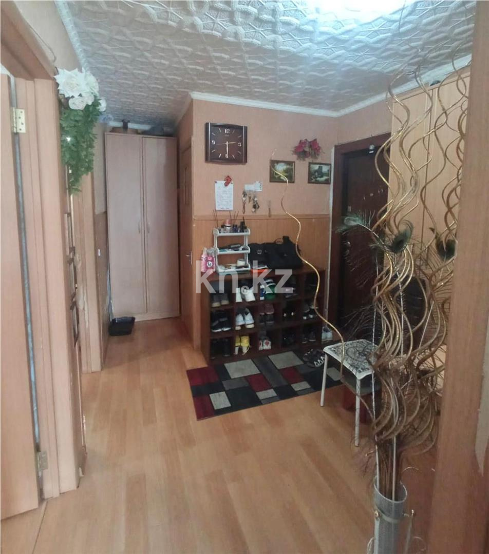 Продажа 3-комнатной квартиры, 62 м², мкр-н 14, дом  42 в Караганде - фото 10