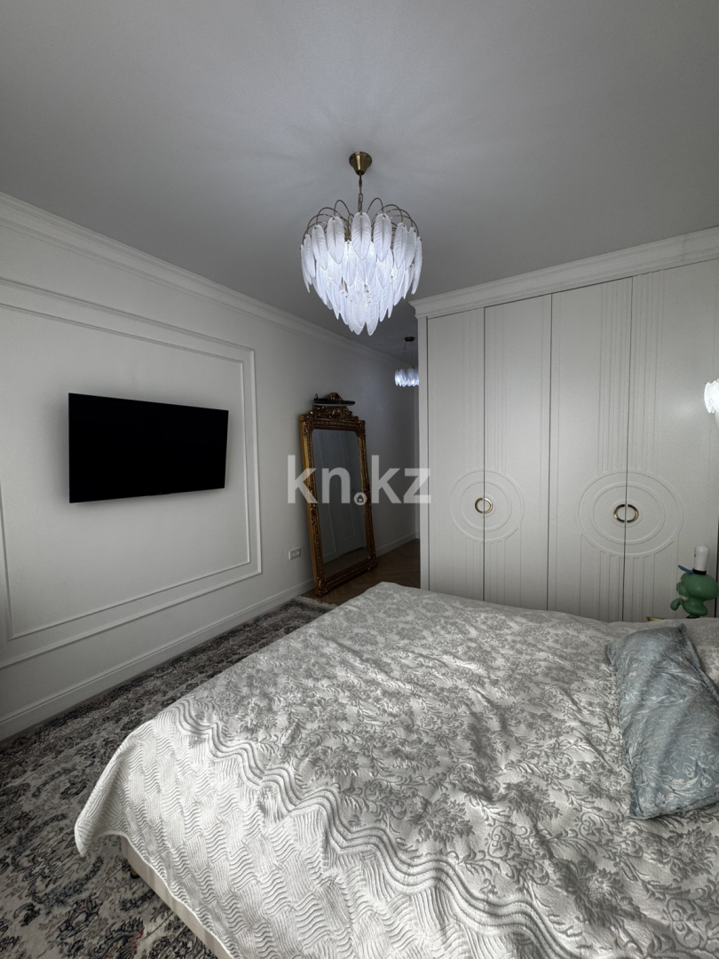 Продажа 3-комнатной квартиры, 111 м², ул. Утеген батыра, дом  11в в Алматы - фото 12