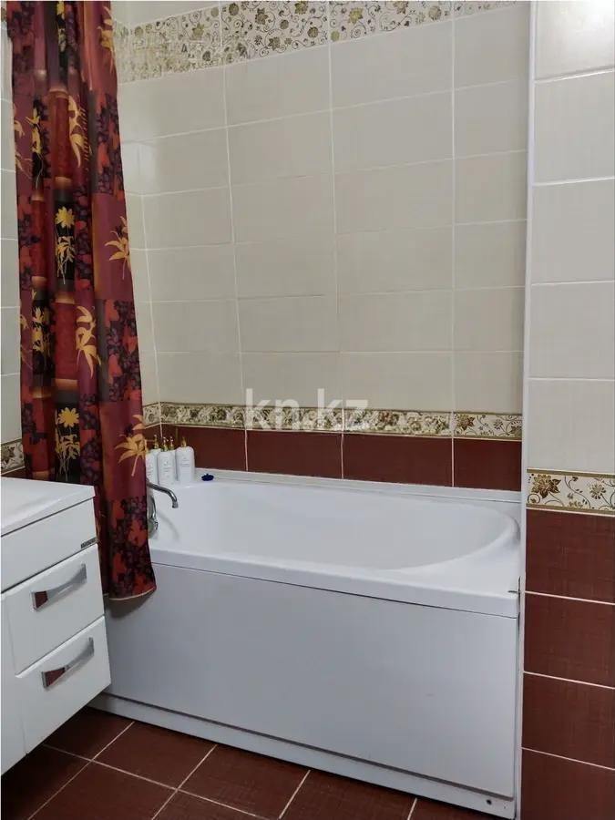 Продажа 3-комнатной квартиры, 92 м², пр. Шахтеров, дом  31а в Караганде - фото 4