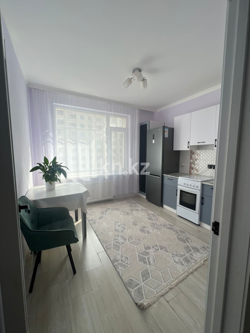 Аренда 1-комнатной квартиры, 40 м² в Астане