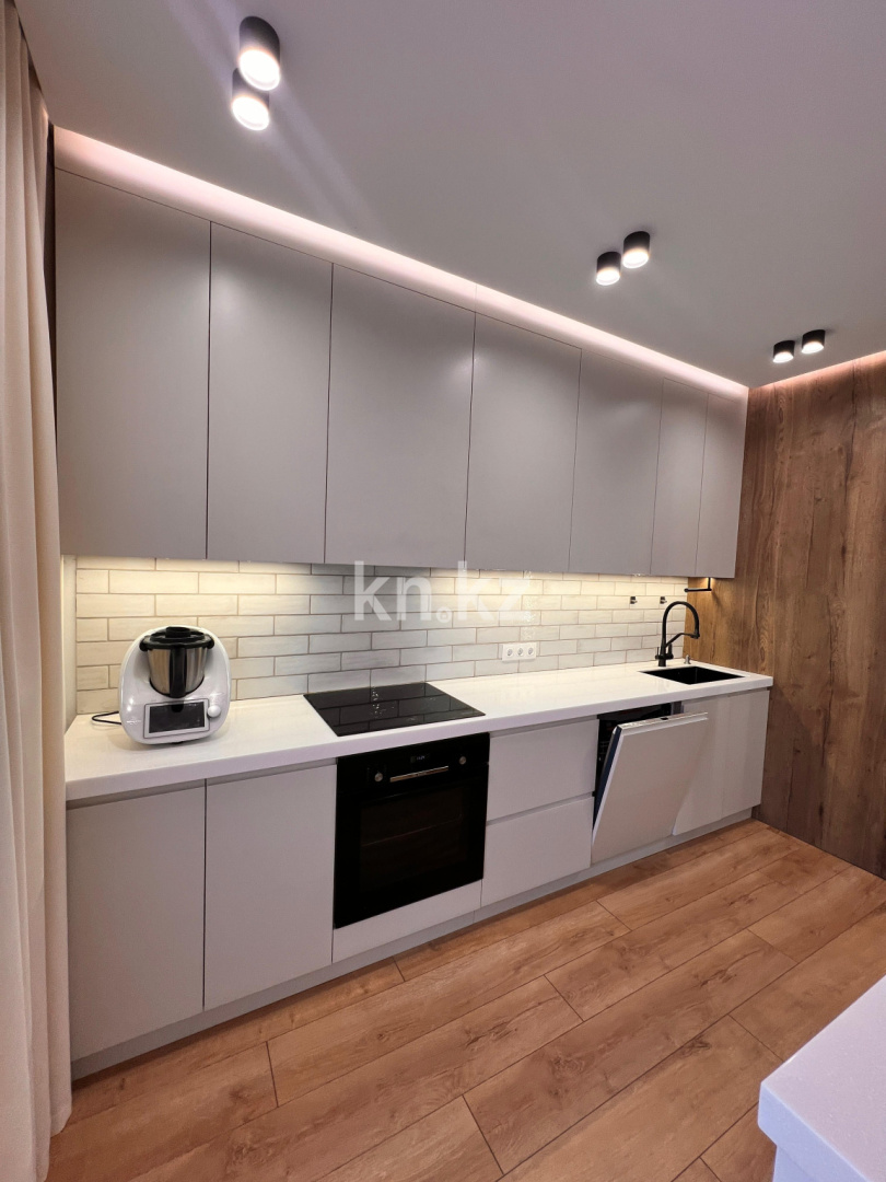 Продажа 4-комнатной квартиры, 124 м², пр. Туран, дом  57/3 - ул. Бухар жырау в Астане - фото 3