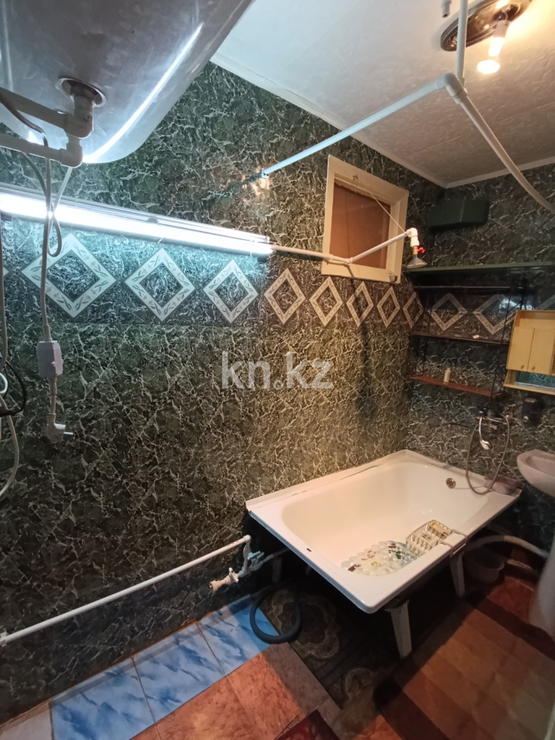 Продажа 3-комнатной квартиры, 60 м², ул. Жекибаева, дом  146 в Караганде - фото 6