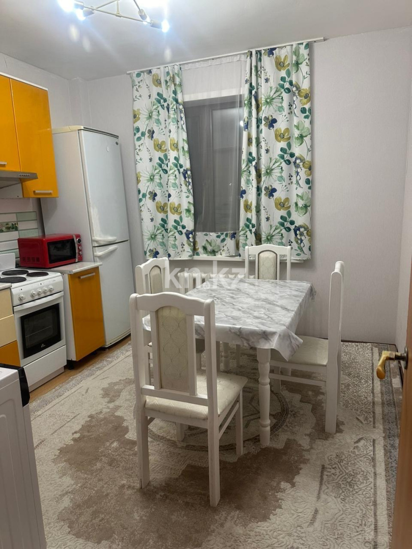 Аренда 1-комнатной квартиры, 41 м² в Астане