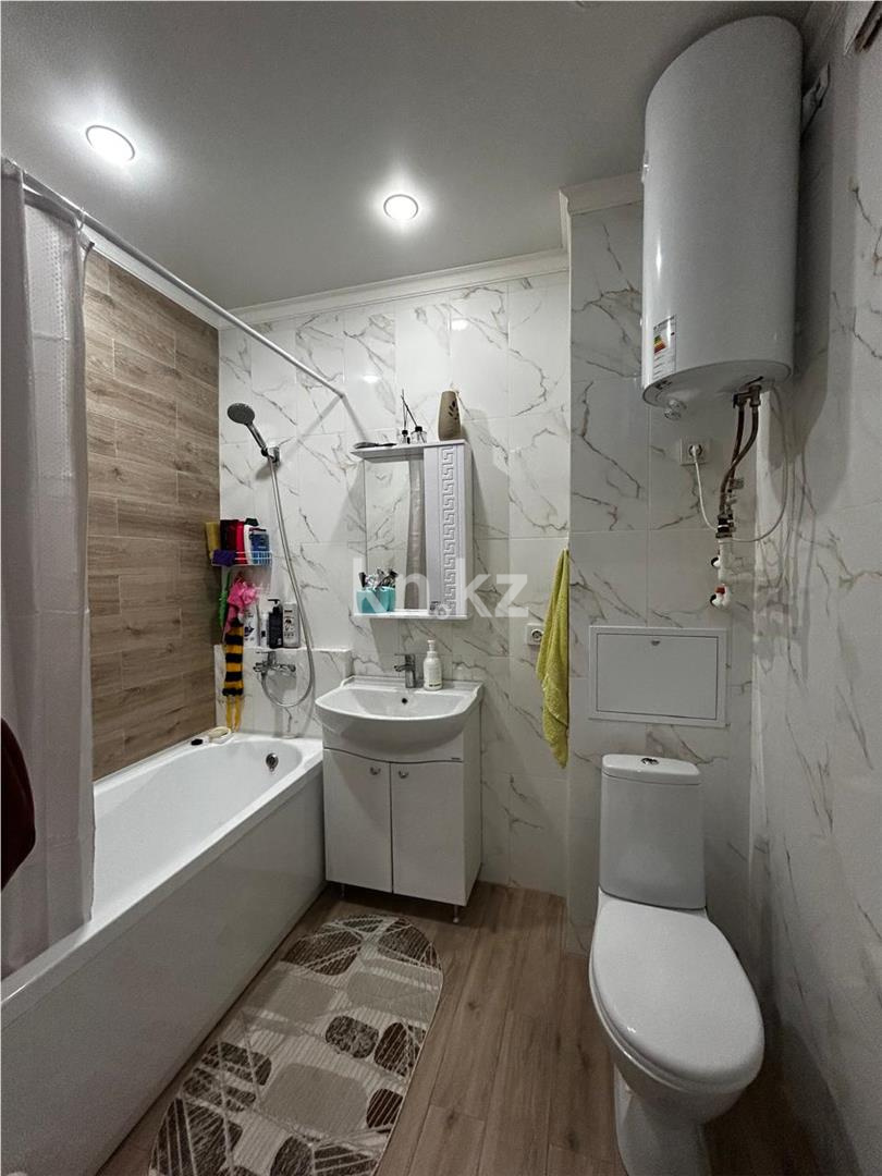 Продажа 3-комнатной квартиры, 94 м², ул. Муканова в Караганде - фото 11