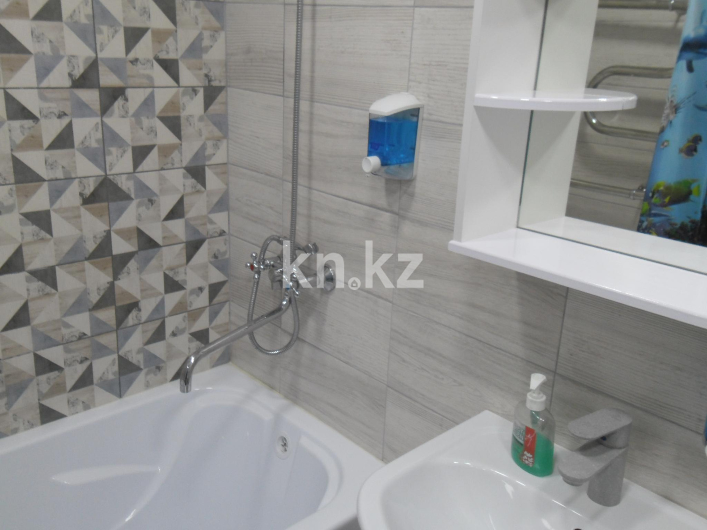 Аренда 1-комнатной квартиры посуточно, 45 м², ул. Набережная Славского, дом  50 в Усть-Каменогорске - фото 25