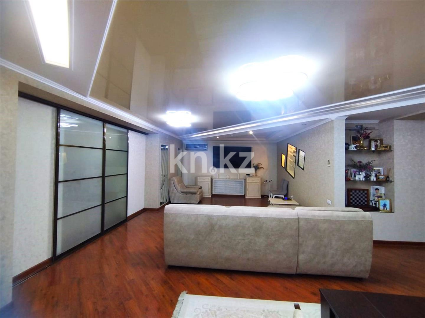 Продажа 4-комнатной квартиры, 178 м² в Караганде