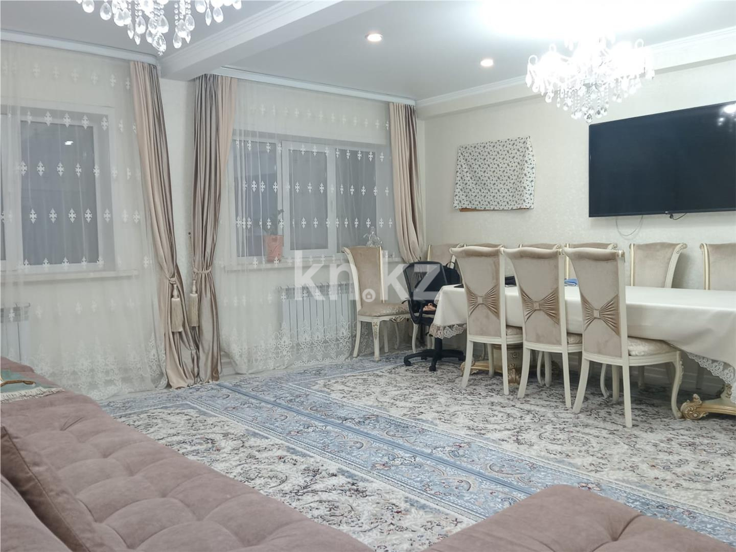 Продажа 4-комнатной квартиры, 170 м² в Караганде