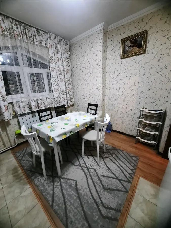 Продажа 3-комнатной квартиры, 70 м², мкр-н Аксай-4, дом  15 в Алматы - фото 4