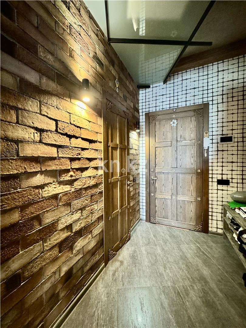 Продажа 3-комнатной квартиры, 160 м², ул. Аманжолова, дом  41 в Караганде - фото 42