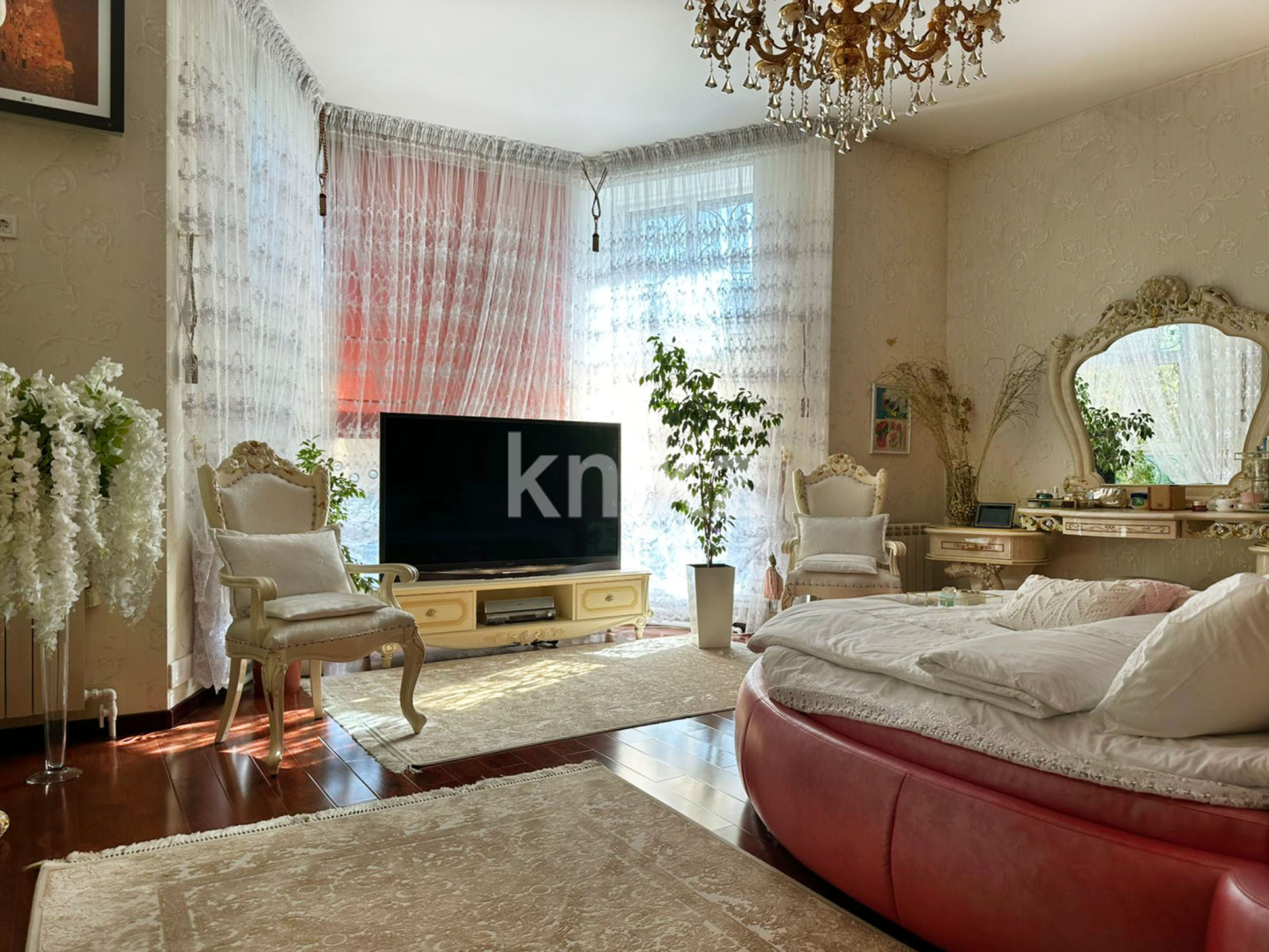 Продажа 4-комнатного дома, 295 м² в Алматы - фото 32