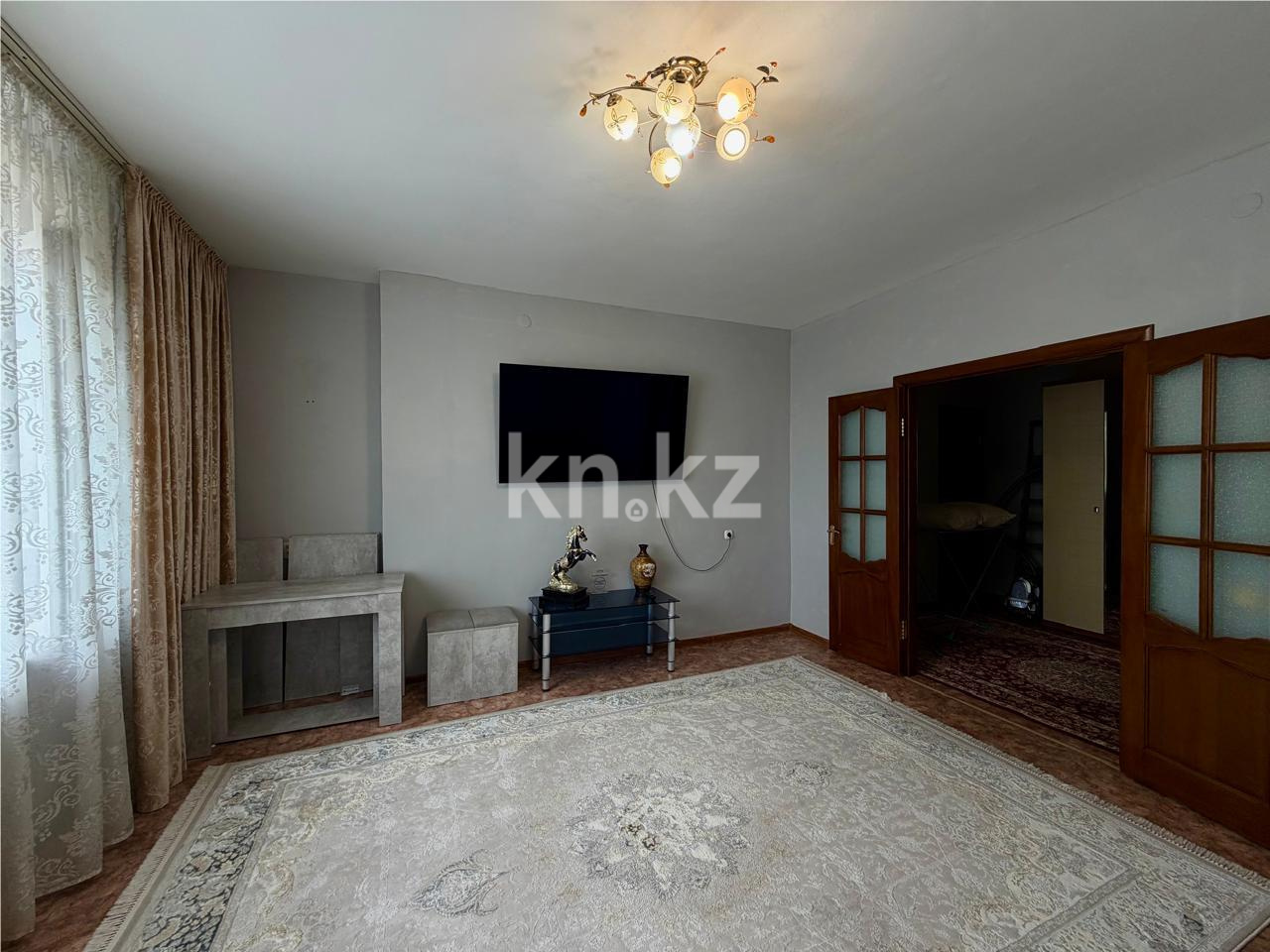 Продажа 2-комнатной квартиры, 65 м² в Караганде