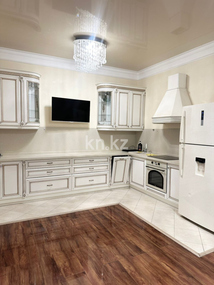 Продажа 5-комнатной квартиры, 240 м², ул. Романтиков в Астане - фото 6