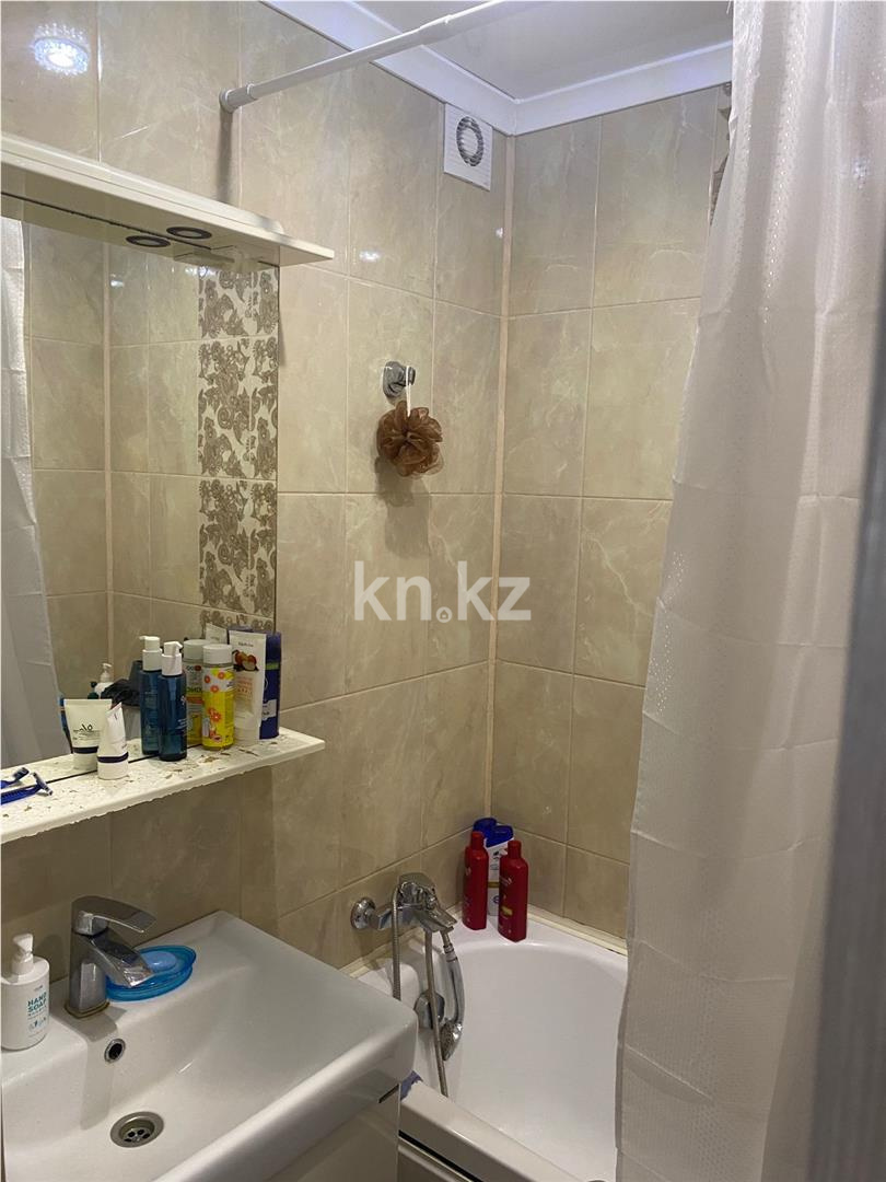 Продажа 3-комнатной квартиры, 64 м², пр. Шахтеров в Караганде - фото 4