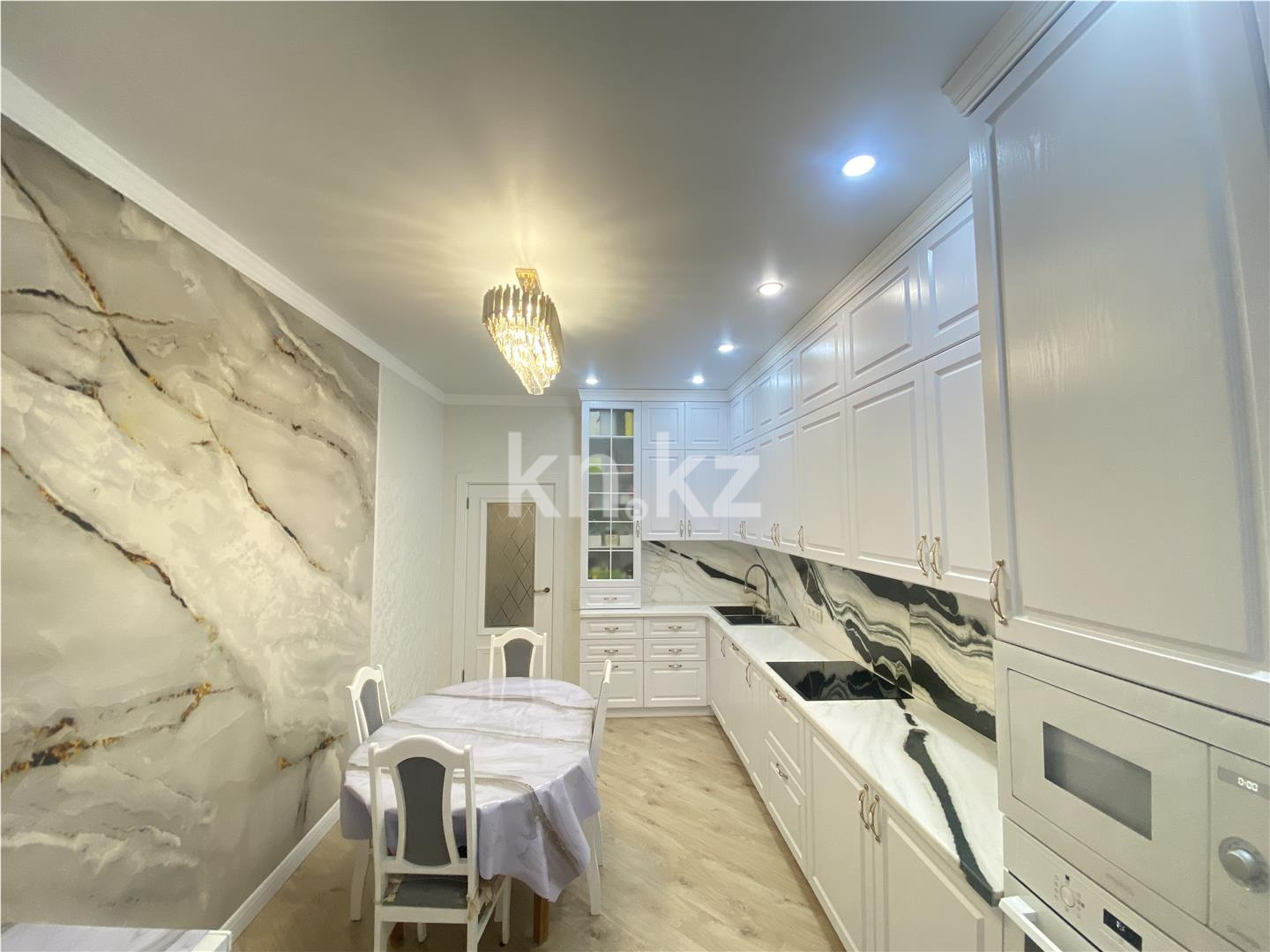 Продажа 4-комнатной квартиры, 127 м², ул. Мухамедханова в Астане - фото 4