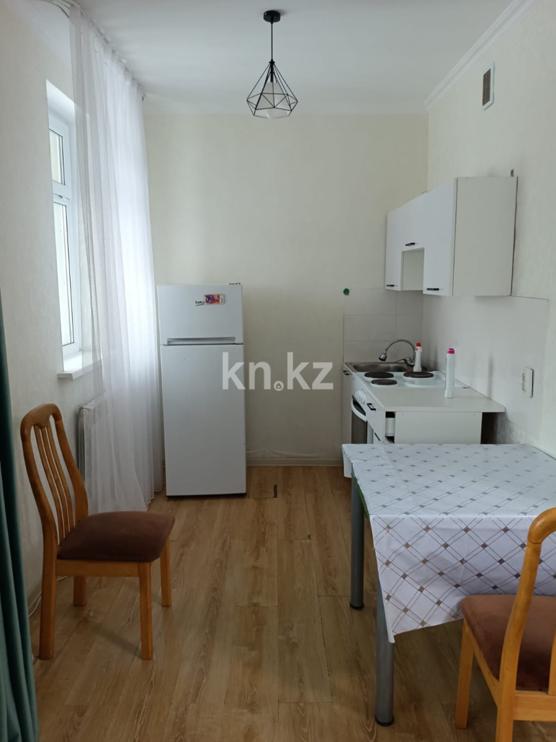 Аренда 1-комнатной квартиры, 40 м² в Астане