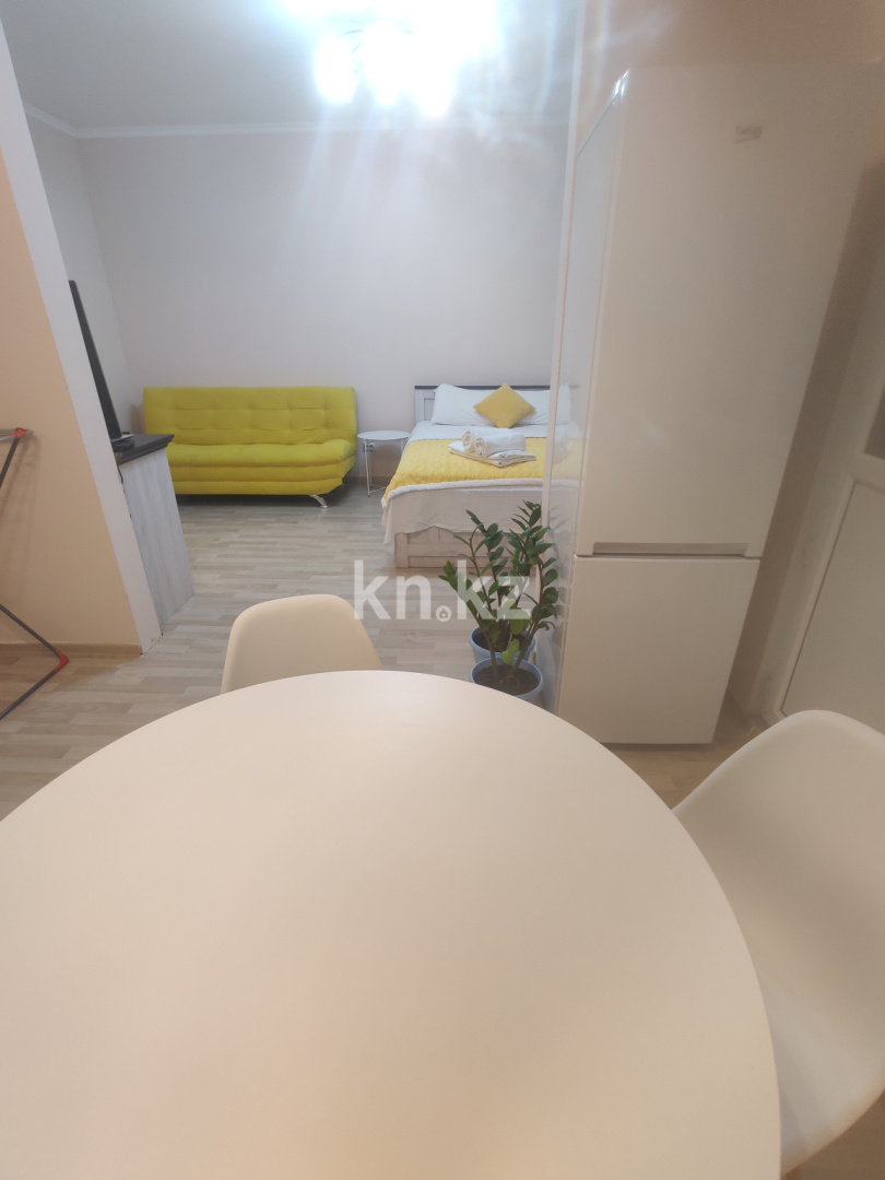 Аренда 1-комнатной квартиры посуточно, 40 м², ул. Сатпаева, дом  90/43 - Центр города в Алматы - фото 15