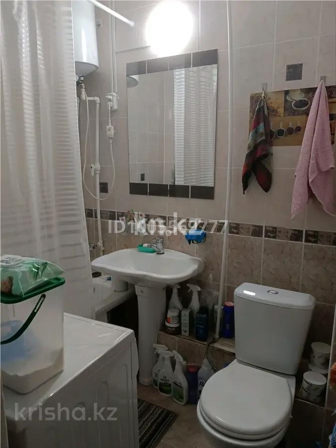 Продажа 3-комнатной квартиры, 61 м², пр. Республики, дом  10 в Караганде - фото 8