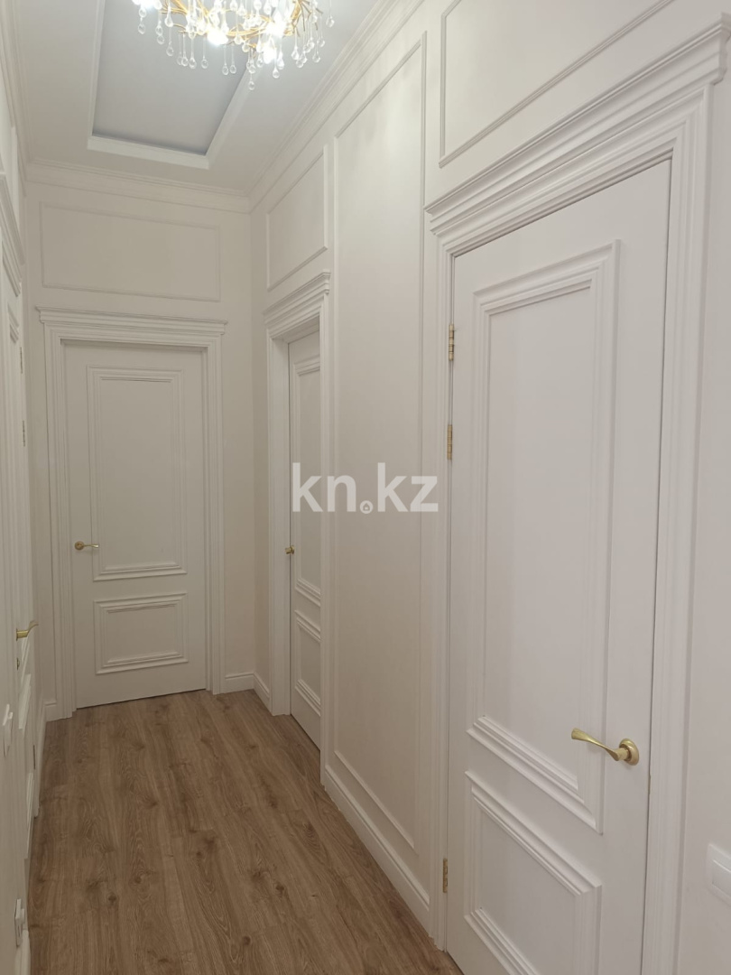 Продажа 4-комнатной квартиры, 142 м², ул. Е-900, дом  2 в Астане - фото 2