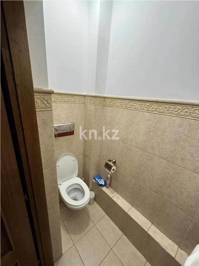 Продажа 3-комнатной квартиры, 162 м², ул. Богенбай батыра, дом  81 в Алматы - фото 7