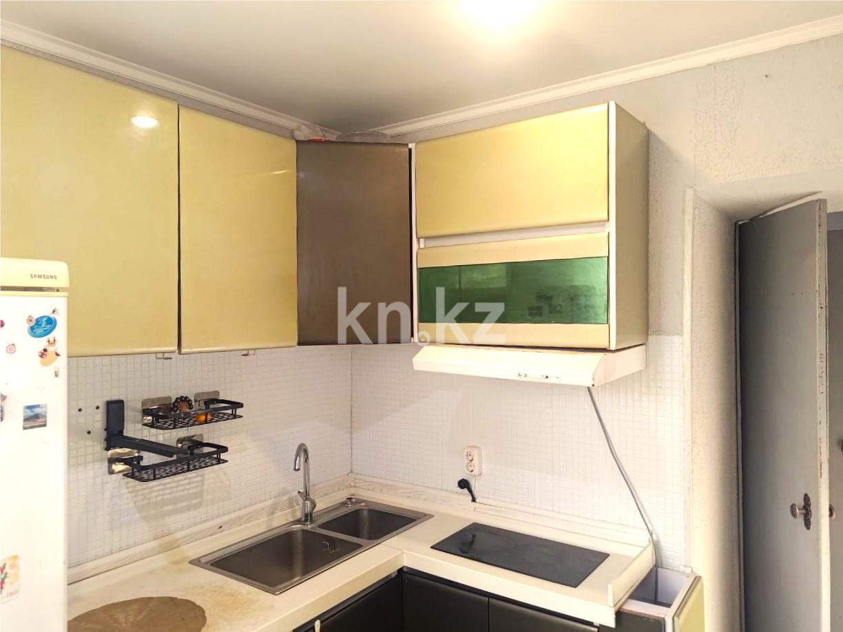 Продажа 3-комнатной квартиры, 48 м², 23-й мкр., дом  34 в Караганде - фото 8