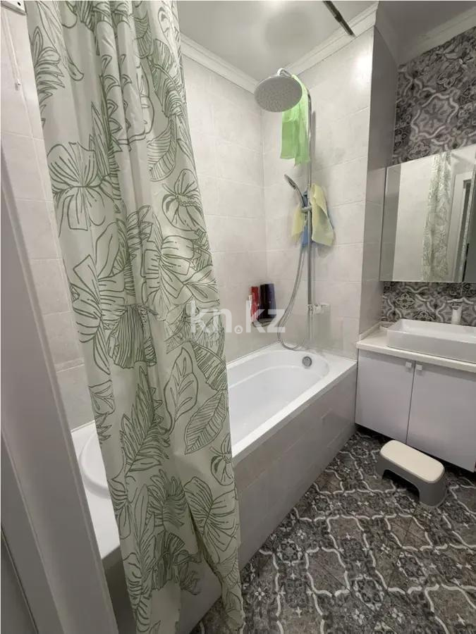 Продажа 3-комнатной квартиры, 90 м², пр. Шахтеров, дом  60 в Караганде - фото 4