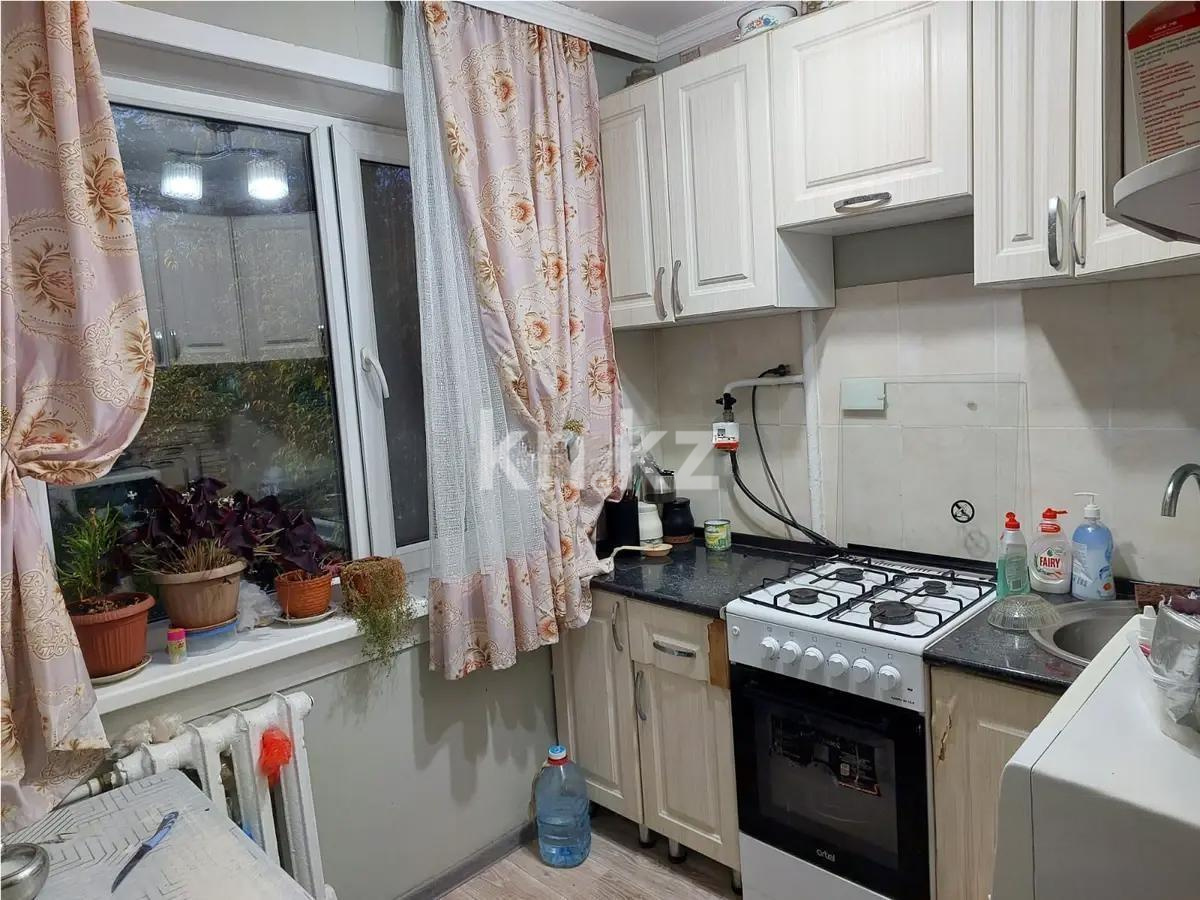 Продажа 3-комнатной квартиры, 63 м², мкр-н 17, дом  35 в Караганде - фото 4