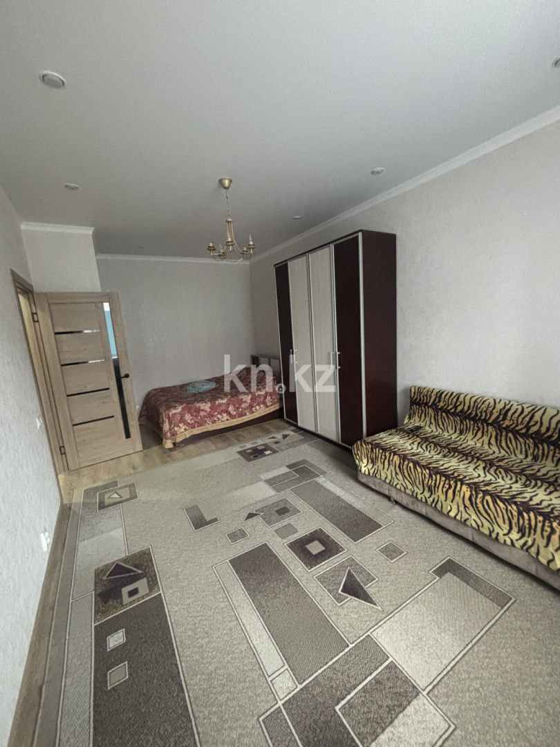 Аренда 1-комнатной квартиры посуточно, 40 м², ул. Байтурсынова, дом  18 в Астане