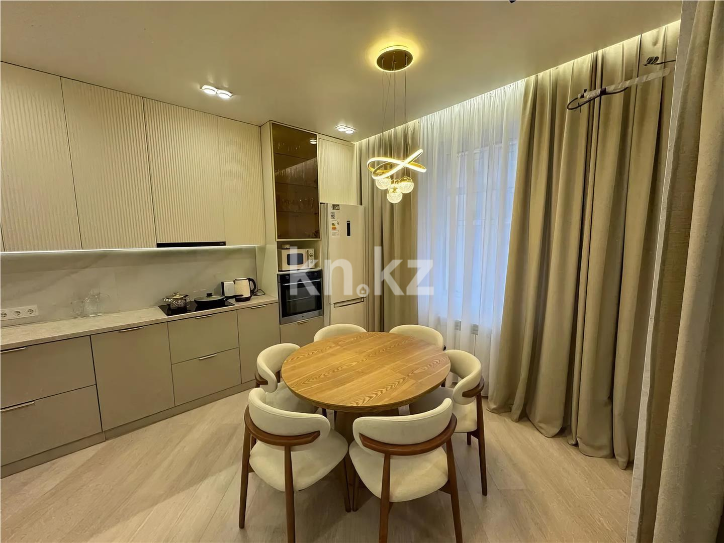 Продажа 3-комнатной квартиры, 97 м², ул. Букетова, дом  3/2 в Караганде