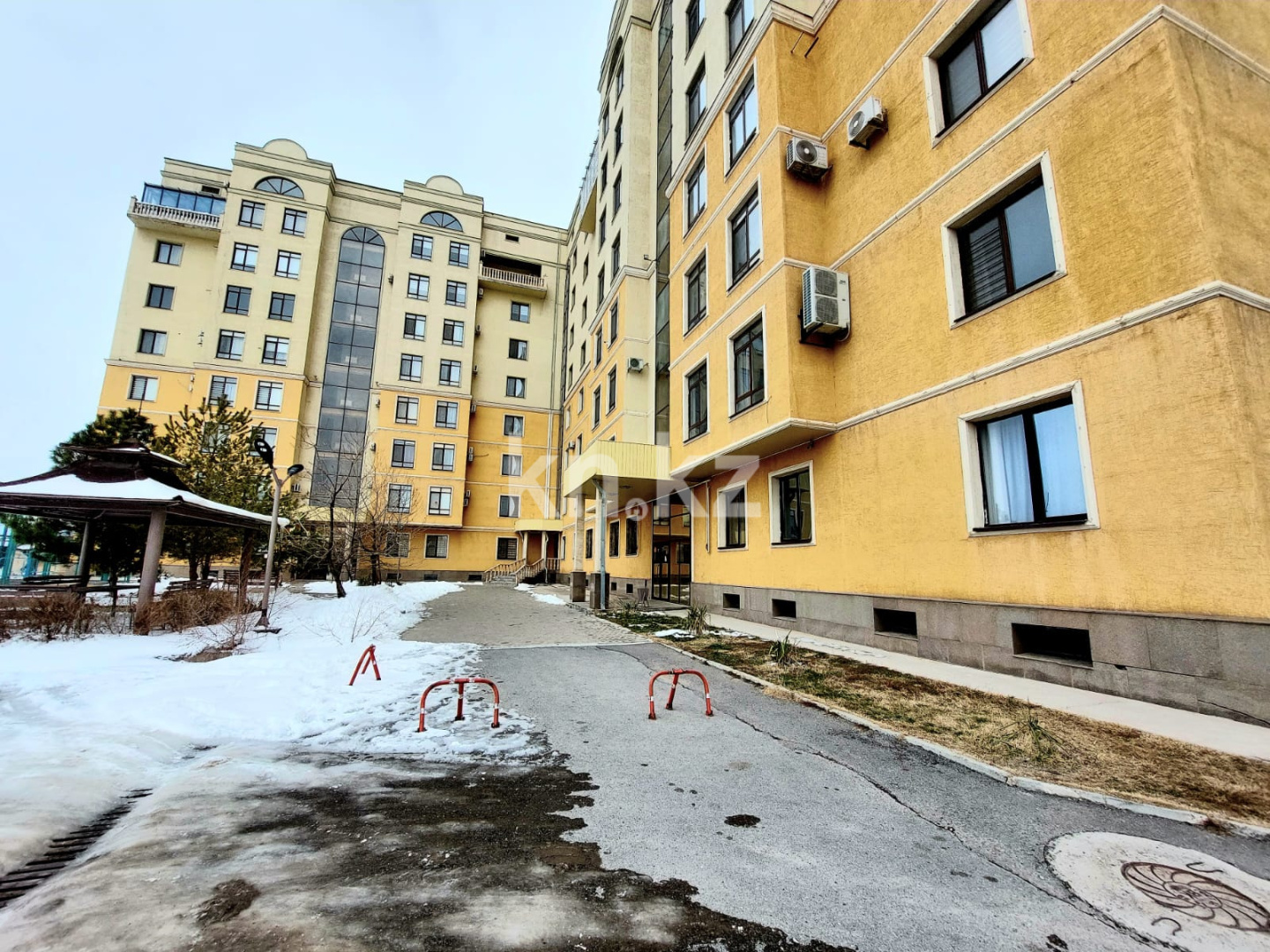 Продажа 3-комнатной квартиры, 145 м², ул. Дулати, дом  201а в Шымкенте - фото 25
