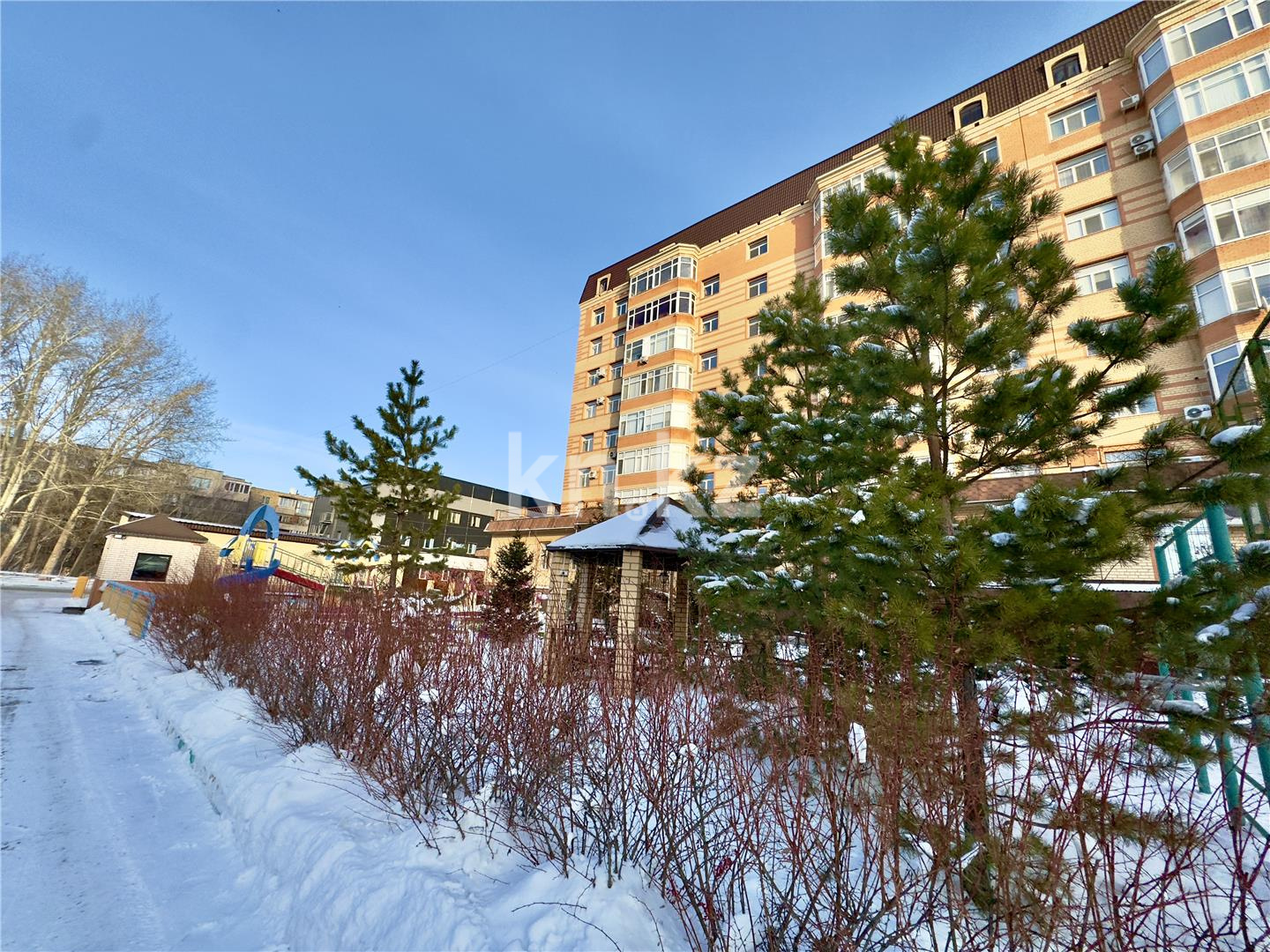 Продажа 5-комнатной квартиры, 217 м², ул. Аманжолова, дом  41 в Караганде - фото 42