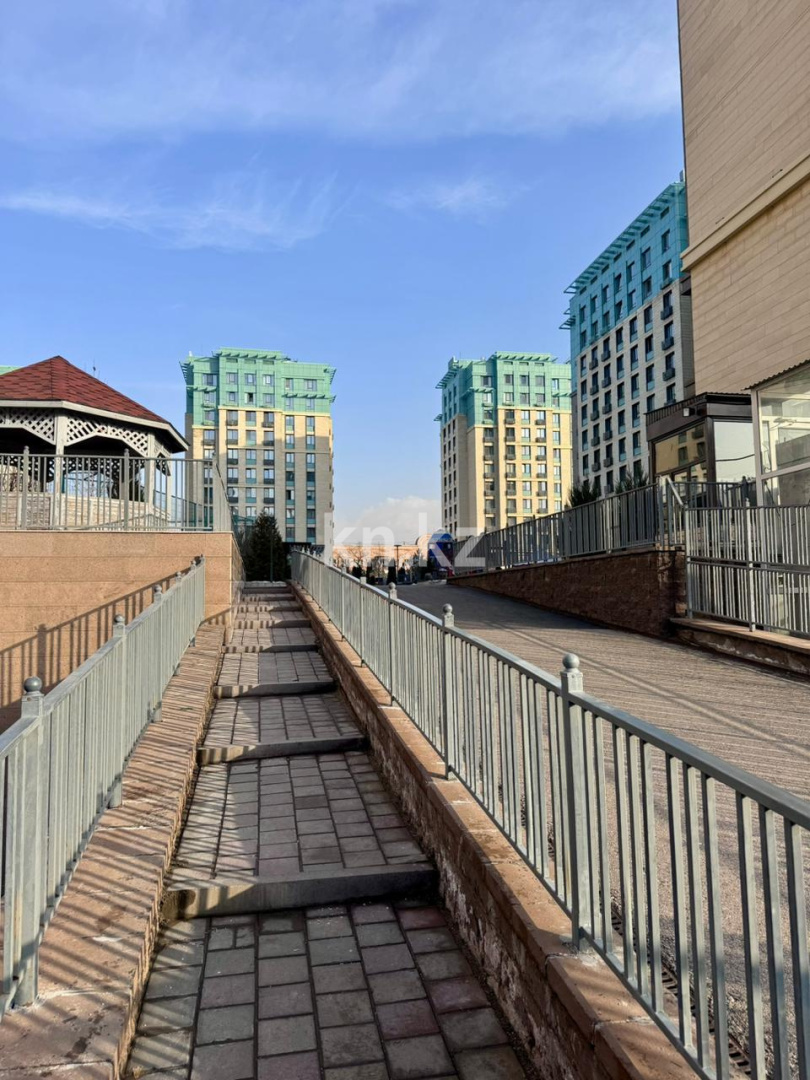 Продажа 1-комнатной квартиры, 43 м², пр. Гагарина в Алматы - фото 20