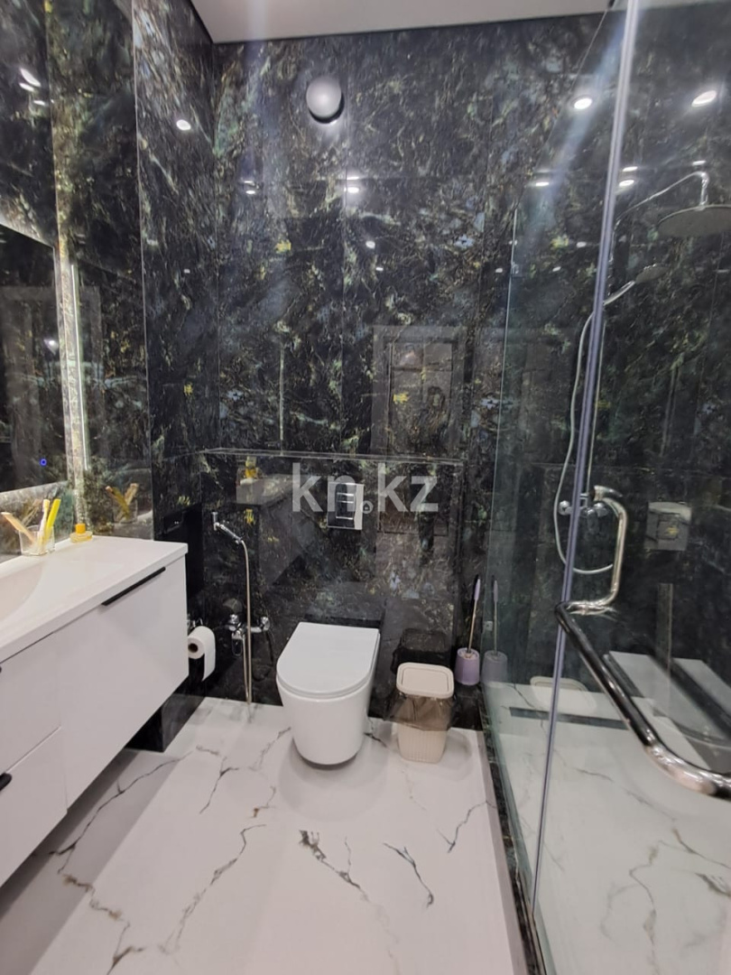 Продажа 4-комнатной квартиры, 141 м², ул. Райымбек батыра, дом  54/1 в Астане - фото 18