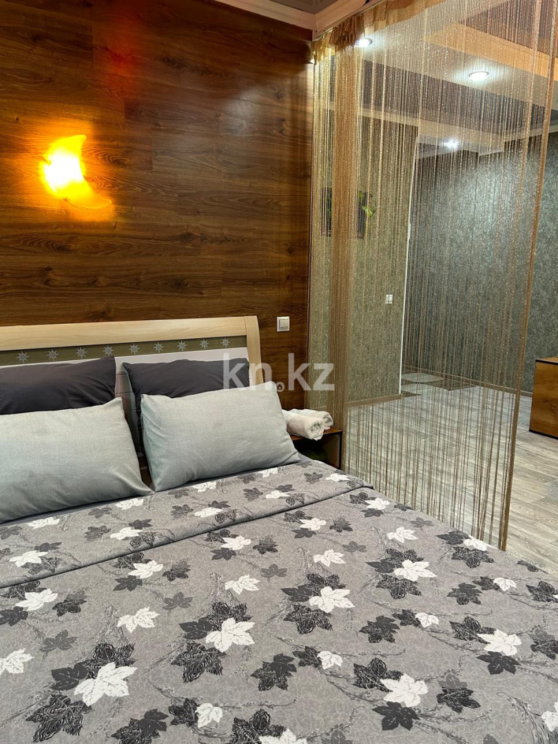 Аренда 1-комнатной квартиры посуточно, 40 м², Бектурова, дом  15 в Павлодаре - фото 3