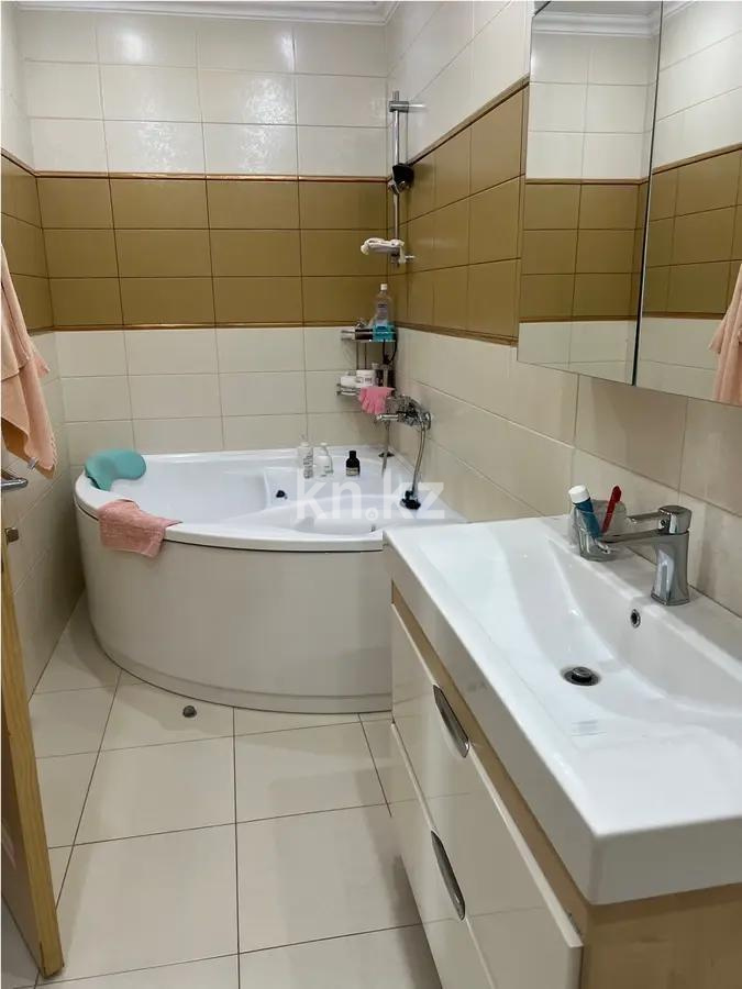 Продажа 3-комнатной квартиры, 127.3 м², пр. Абая, дом  45/1 в Астане - фото 4