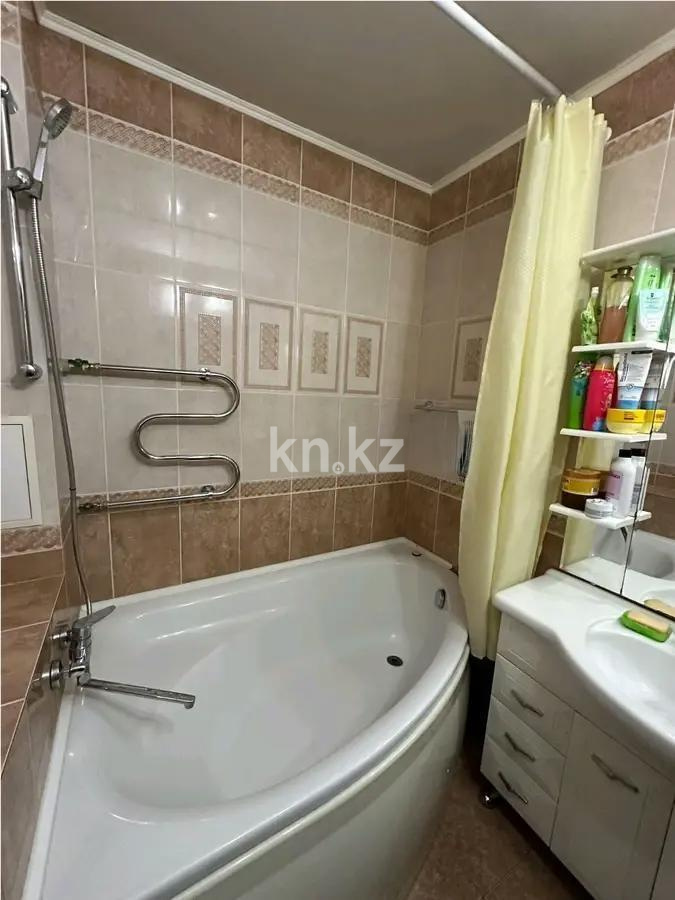Продажа 2-комнатной квартиры, 72 м², ул. Есенберлина, дом  38 в Астане - фото 3