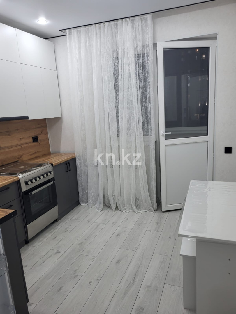Аренда 1-комнатной квартиры, 40 м², ул. Нажимеденова, дом  62 в Астане - фото 2