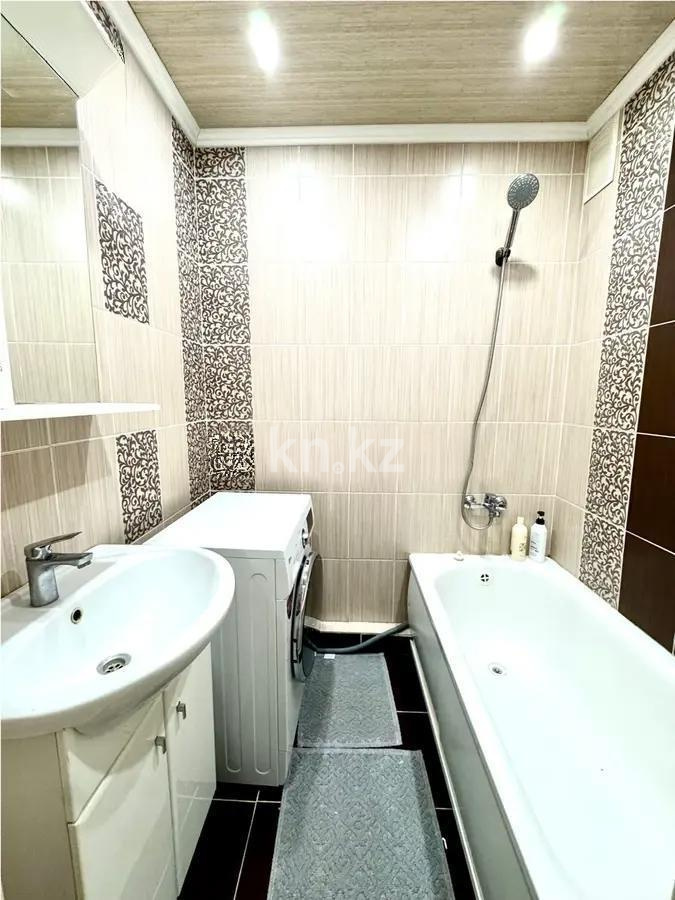 Продажа 3-комнатной квартиры, 63 м², мкр-н Голубые Пруды, дом  13 в Караганде - фото 4