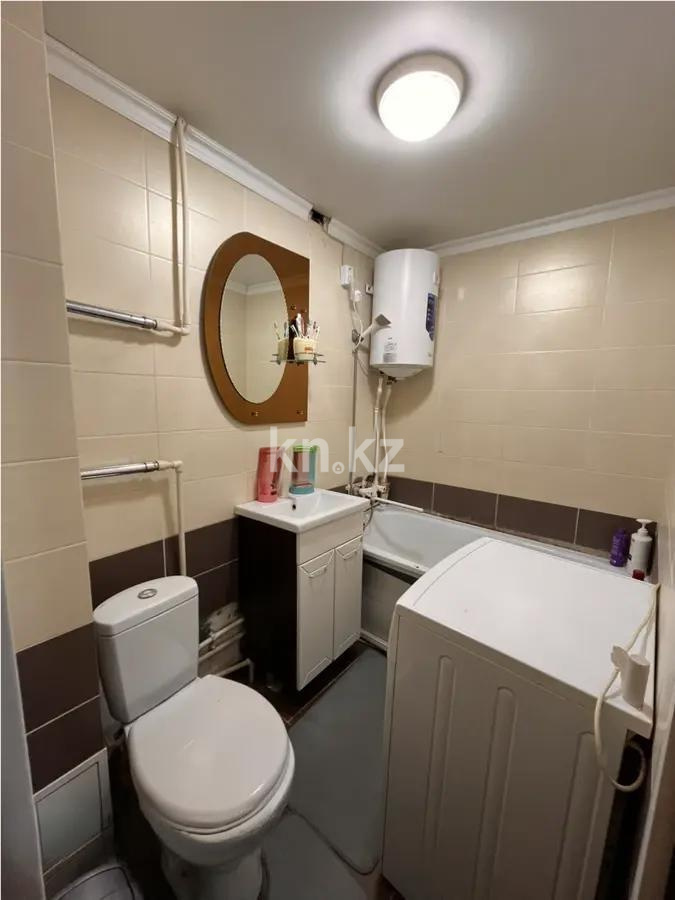 Продажа 2-комнатной квартиры, 41 м², 6 мкр., дом  5 в Караганде - фото 4