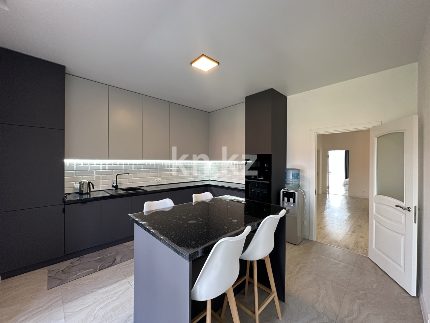 Продажа 4-комнатной квартиры, 198 м², ул. Ботаническая, дом  12/12 в Караганде - фото 27